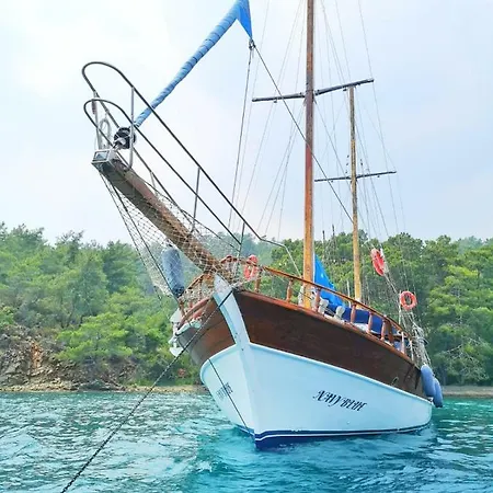 Ide Yacht Blue Voyage بوتيل مرمريس