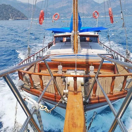 Ide Yacht Blue Voyage بوتيل *